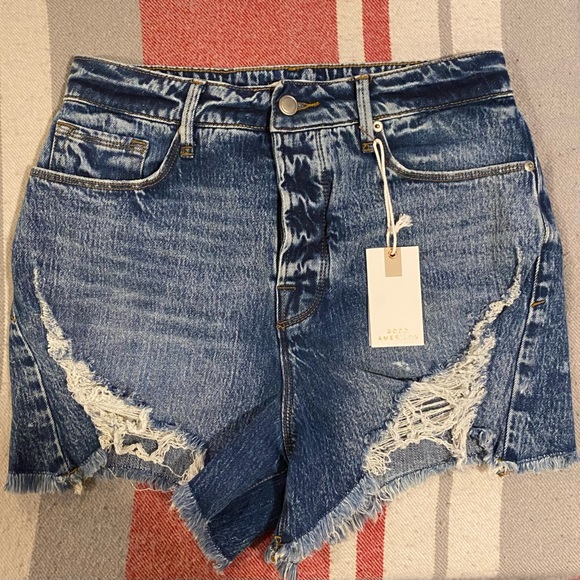 🖤Good American Bombshell Shorts - Picture 3 of 6